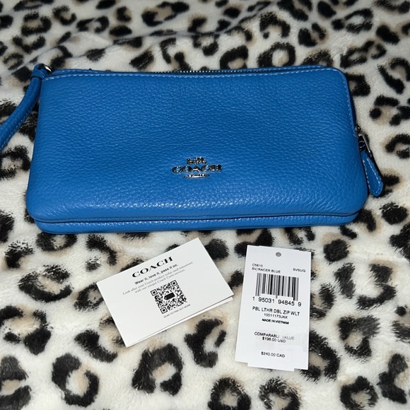 Blue coach double zip wallet. Excluded from sales/promotions 🧿 - Picture 9 of 10